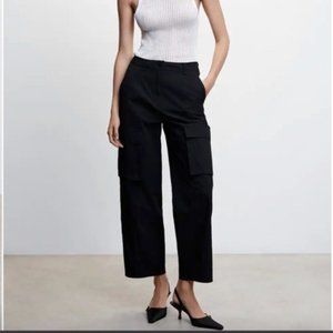 MANGO black cargo pants. Cropped length.